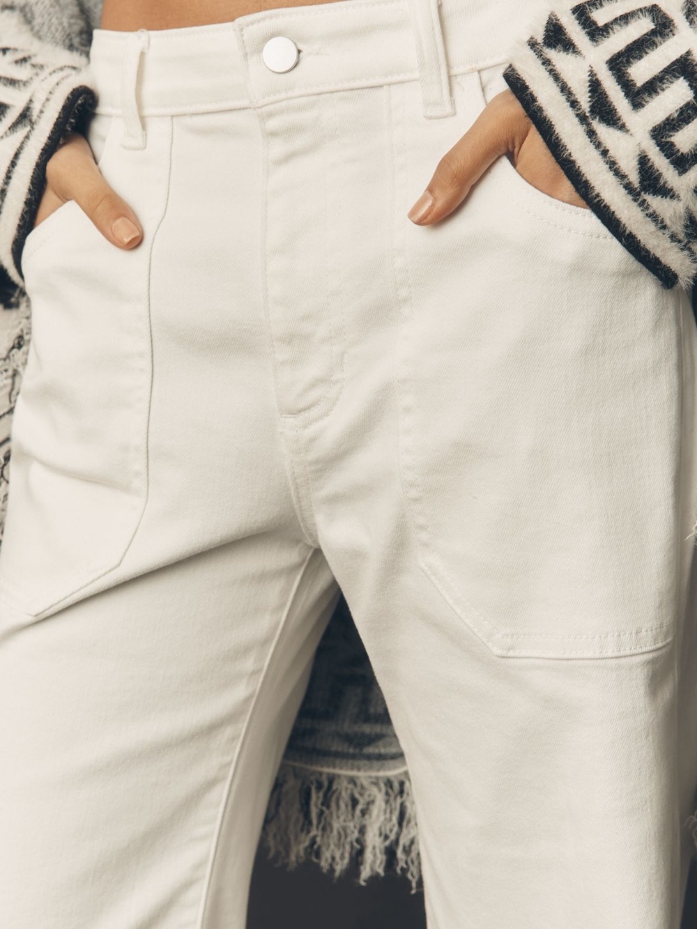 Pilcro Rylan Relaxed Wide-Leg High-Rise Flare Jeans NWT - Picture 5 of 6